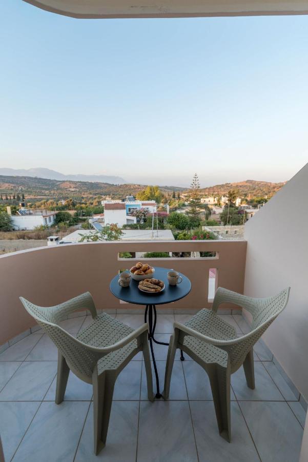 Filia Apartments Pitsidia Exterior photo