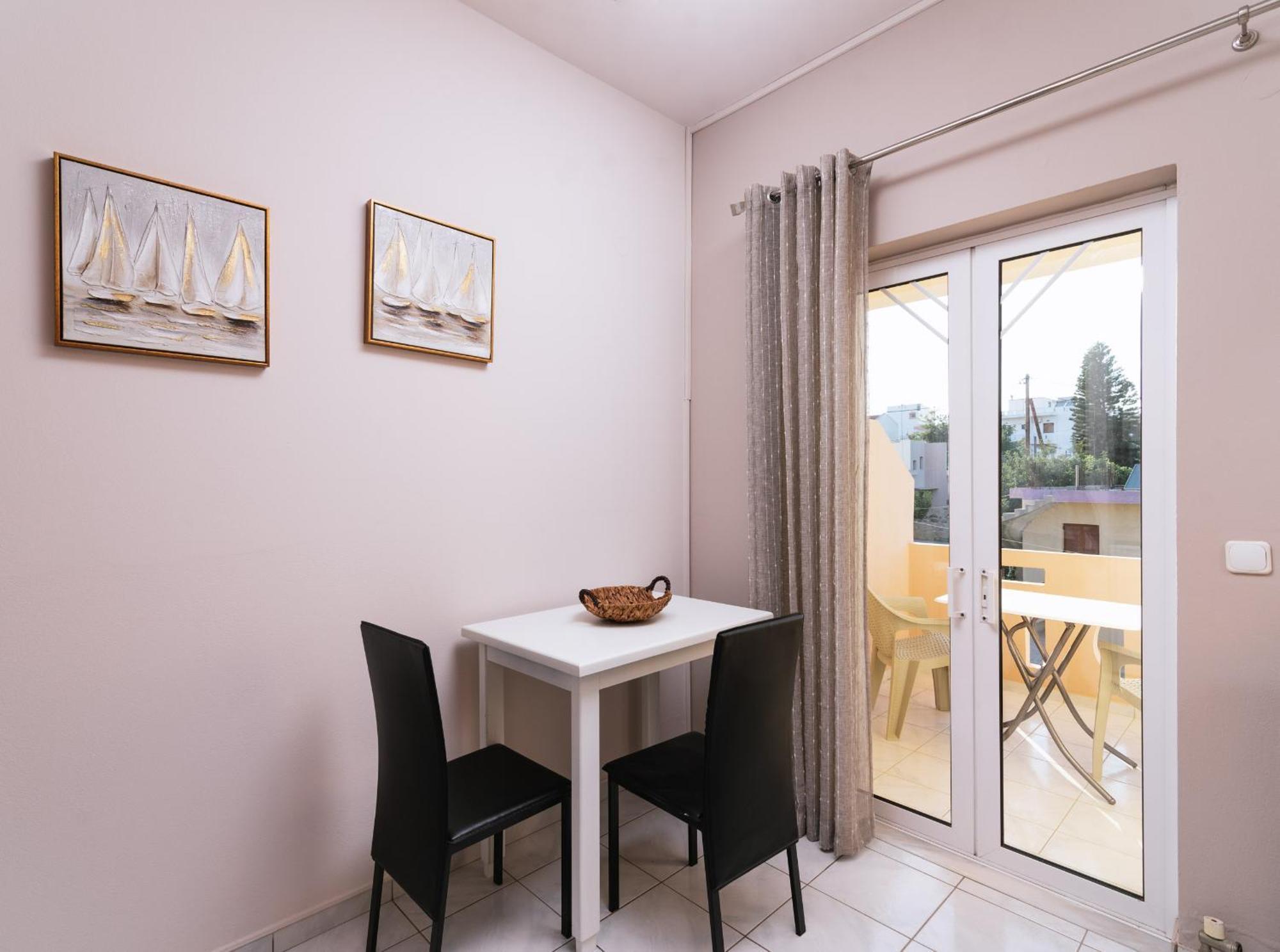 Filia Apartments Pitsidia Exterior photo